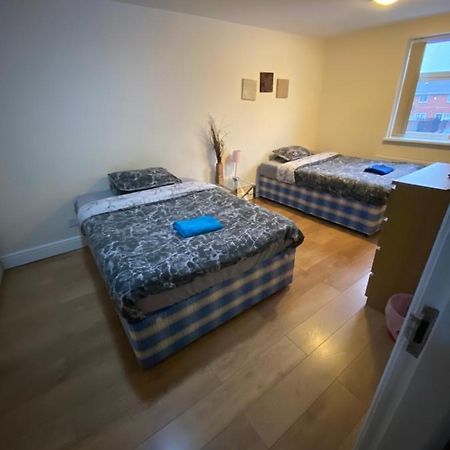 Big Room Rusholme With Tv And Private Bathroom-Parking&Wifi Manchester Zewnętrze zdjęcie