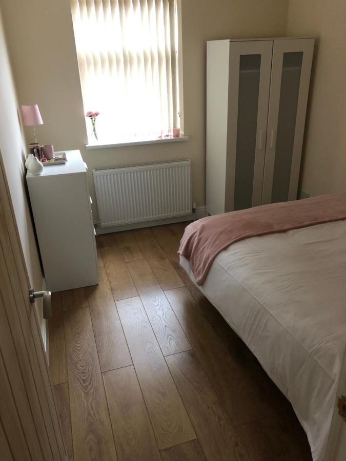 Big Room Rusholme With Tv And Private Bathroom-Parking&Wifi Manchester Zewnętrze zdjęcie