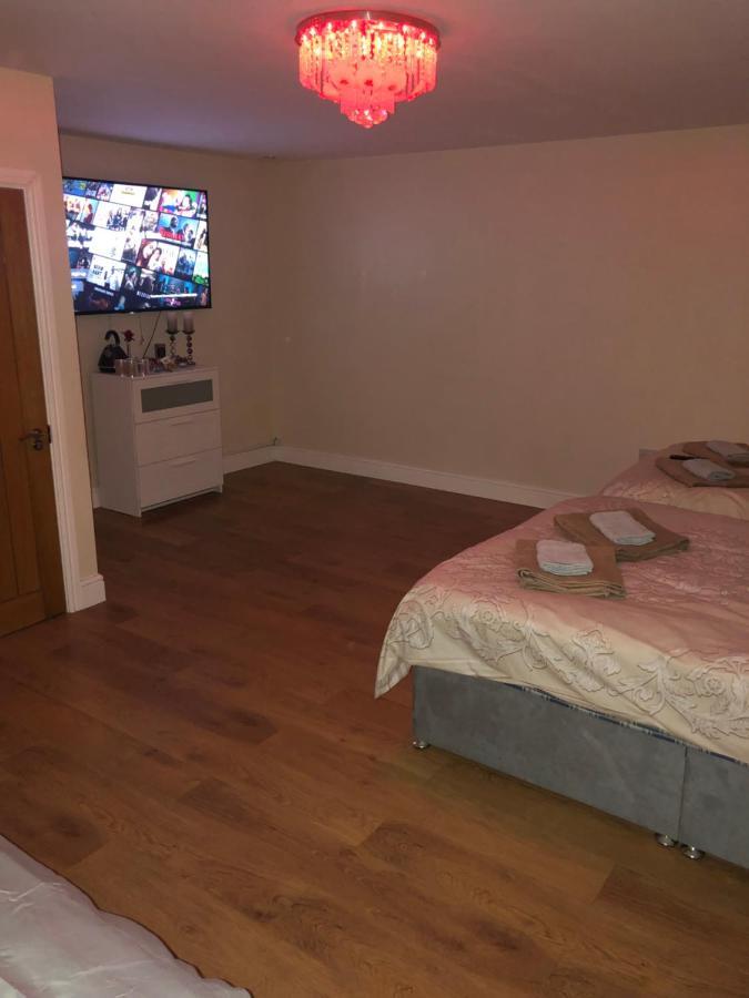 Big Room Rusholme With Tv And Private Bathroom-Parking&Wifi Manchester Zewnętrze zdjęcie