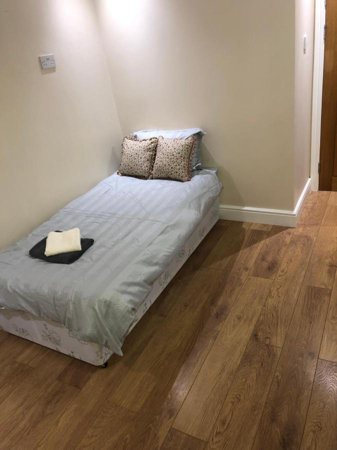 Big Room Rusholme With Tv And Private Bathroom-Parking&Wifi Manchester Zewnętrze zdjęcie