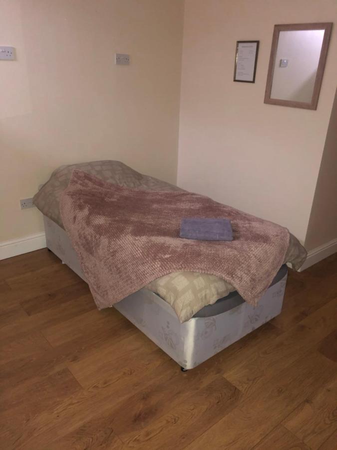 Big Room Rusholme With Tv And Private Bathroom-Parking&Wifi Manchester Zewnętrze zdjęcie