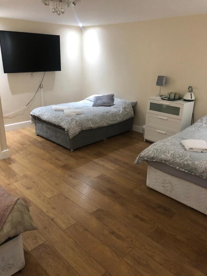 Big Room Rusholme With Tv And Private Bathroom-Parking&Wifi Manchester Zewnętrze zdjęcie