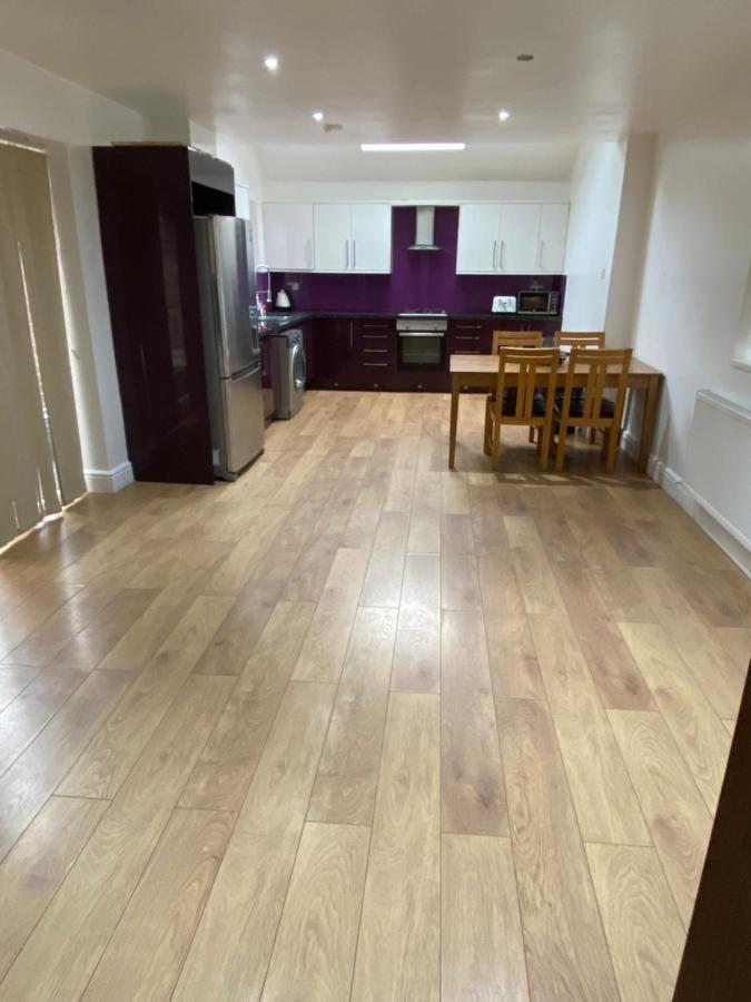 Big Room Rusholme With Tv And Private Bathroom-Parking&Wifi Manchester Zewnętrze zdjęcie