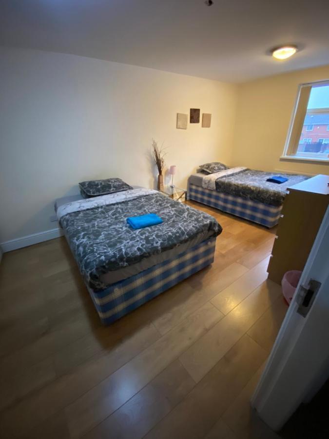 Big Room Rusholme With Tv And Private Bathroom-Parking&Wifi Manchester Zewnętrze zdjęcie
